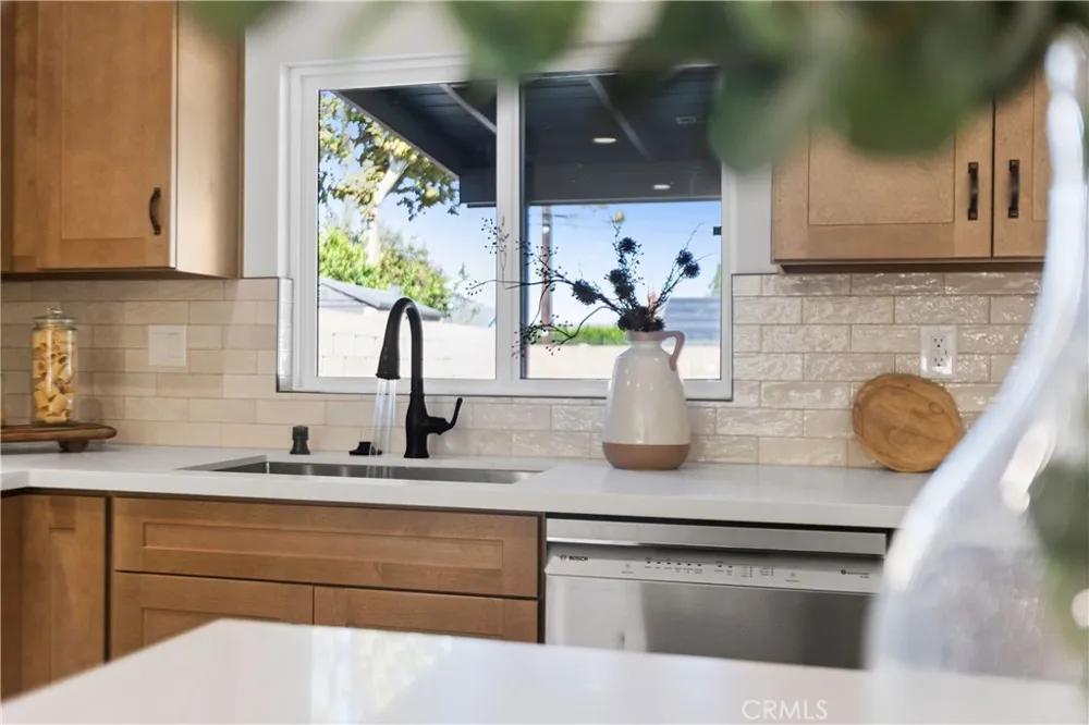 3709 S Olive Street Santa Ana, CA 92707