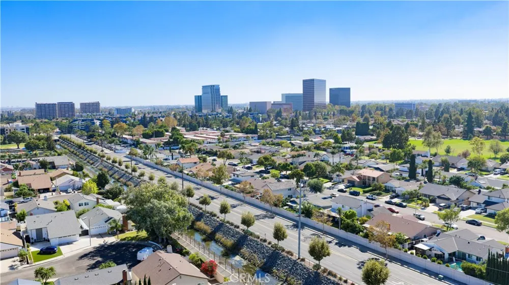 3709 S Olive Street Santa Ana, CA 92707