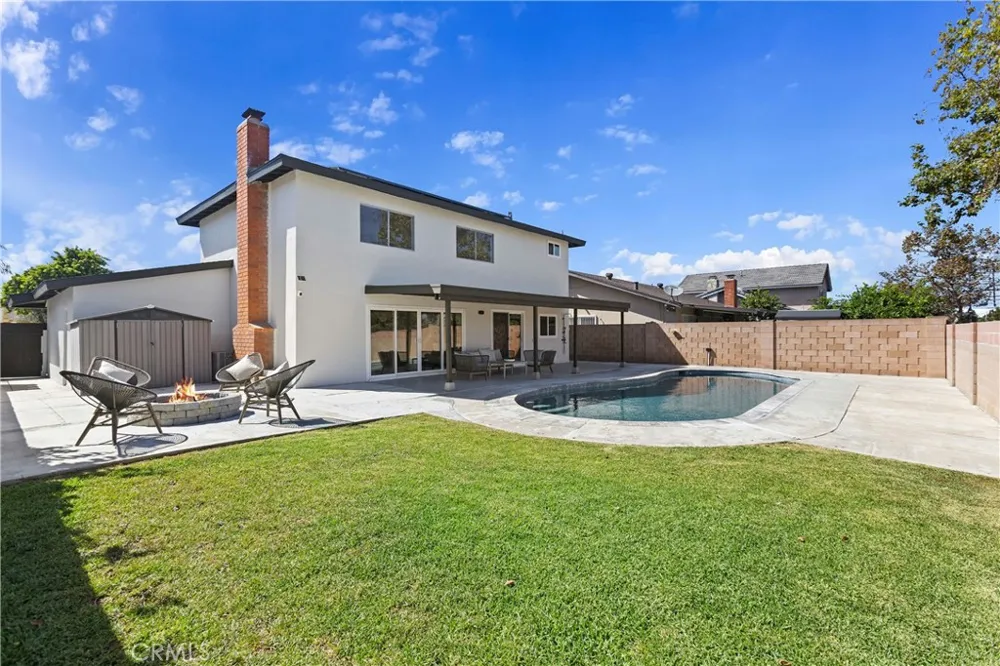 3709 S Olive Street Santa Ana, CA 92707