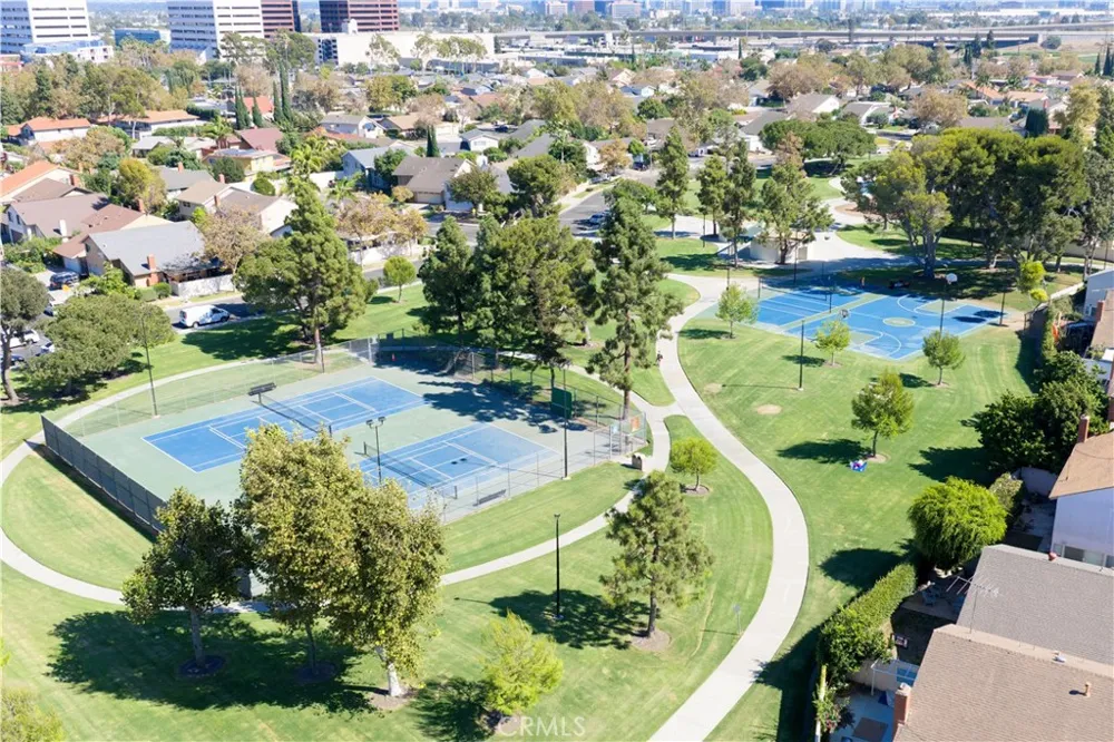 3709 S Olive Street Santa Ana, CA 92707