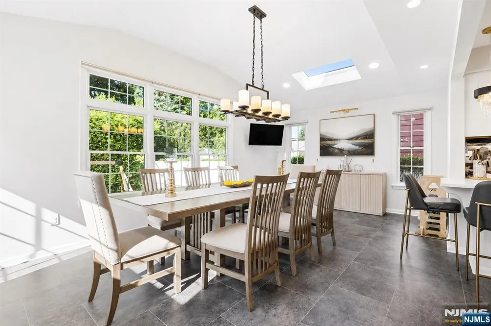 79 Bergen Avenue Waldwick, NJ 07463