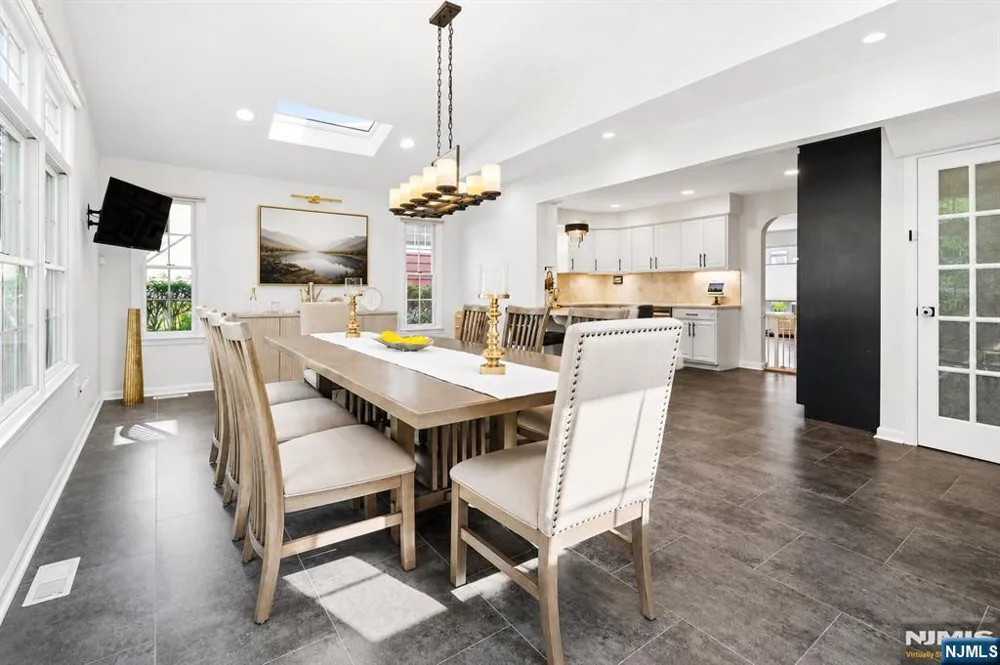 79 Bergen Avenue Waldwick, NJ 07463