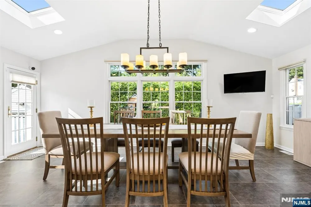 79 Bergen Avenue Waldwick, NJ 07463