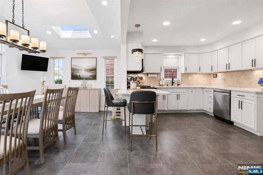 79 Bergen Avenue Waldwick, NJ 07463