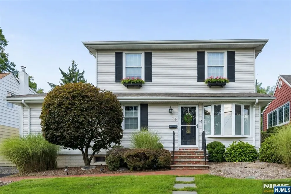 79 Bergen Avenue Waldwick, NJ 07463