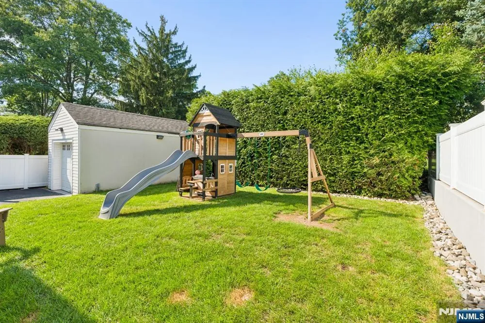 79 Bergen Avenue Waldwick, NJ 07463