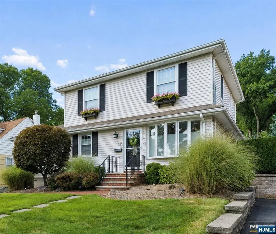 79 Bergen Avenue Waldwick, NJ 07463