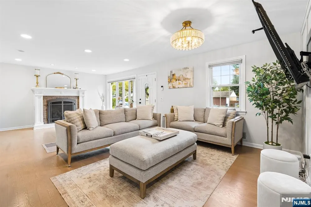 79 Bergen Avenue Waldwick, NJ 07463