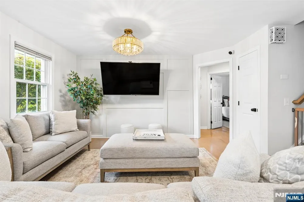 79 Bergen Avenue Waldwick, NJ 07463