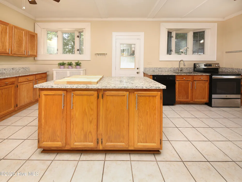 506 W Church Street Elizabeth City, NC 27909