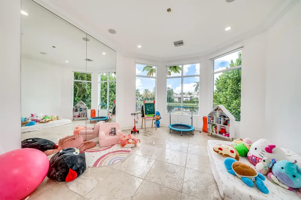 17593 Middle Lake Drive Boca Raton, FL 33496