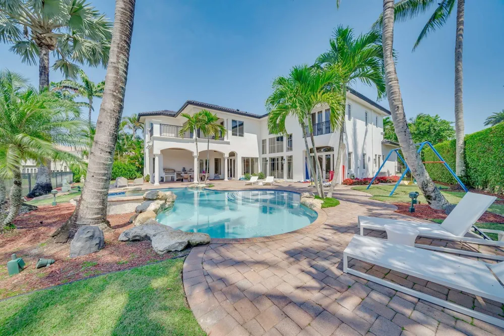 17593 Middle Lake Drive Boca Raton, FL 33496