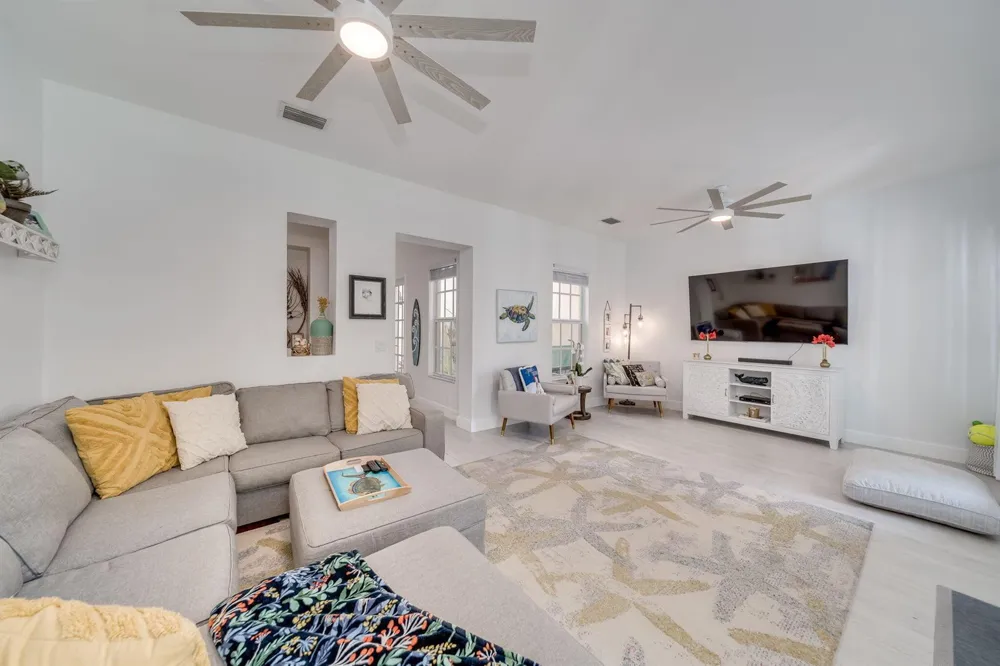 8335 NW 7TH TERRACE Boca Raton, FL 33487