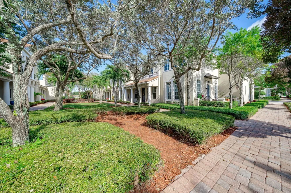 8335 NW 7TH TERRACE Boca Raton, FL 33487