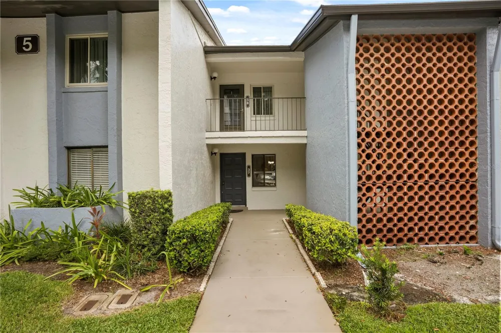 5 ESCONDIDO CIRCLE #37 Altamonte Springs, FL 32701