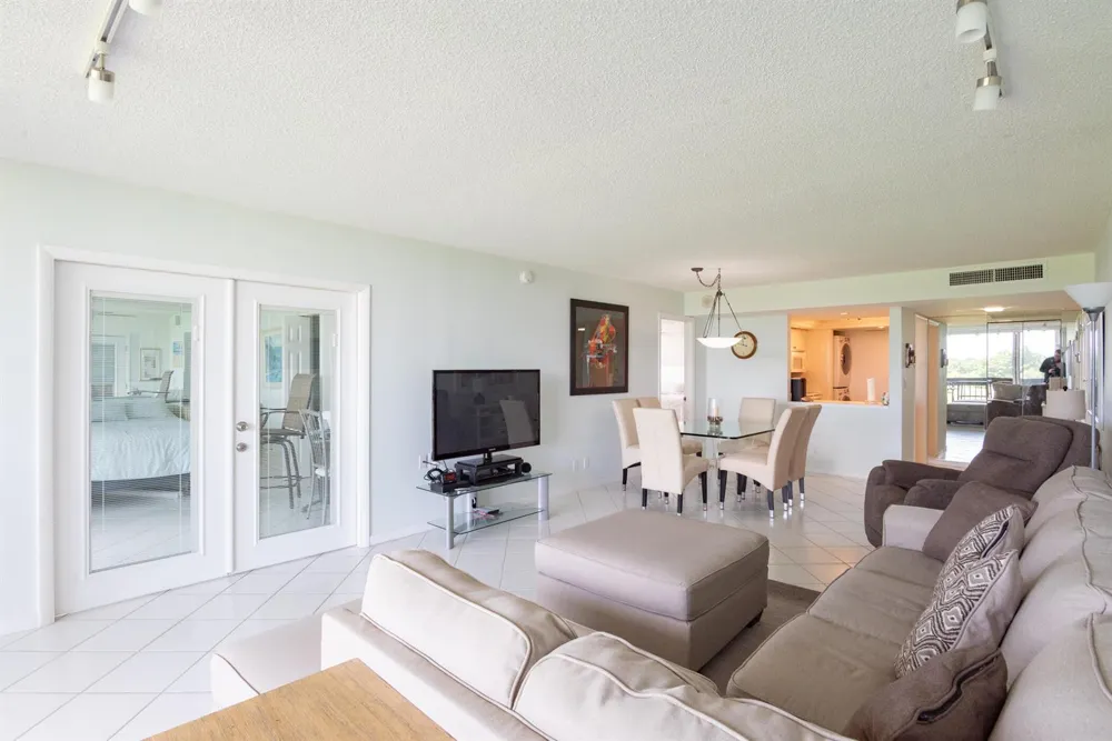 2000 PRESIDENTIAL WAY #603 West Palm Beach, FL 33401