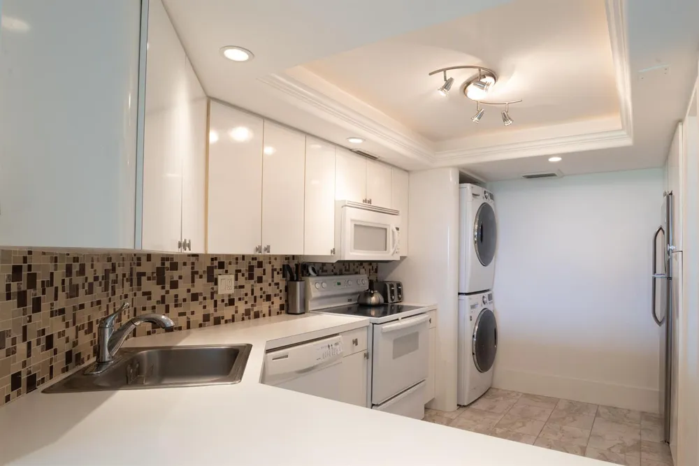 2000 PRESIDENTIAL WAY #603 West Palm Beach, FL 33401