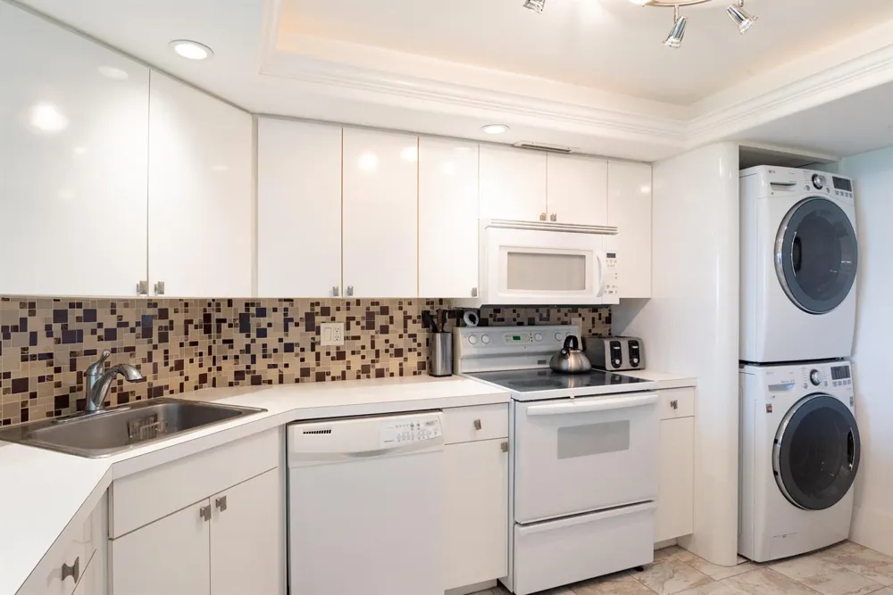2000 PRESIDENTIAL WAY #603 West Palm Beach, FL 33401