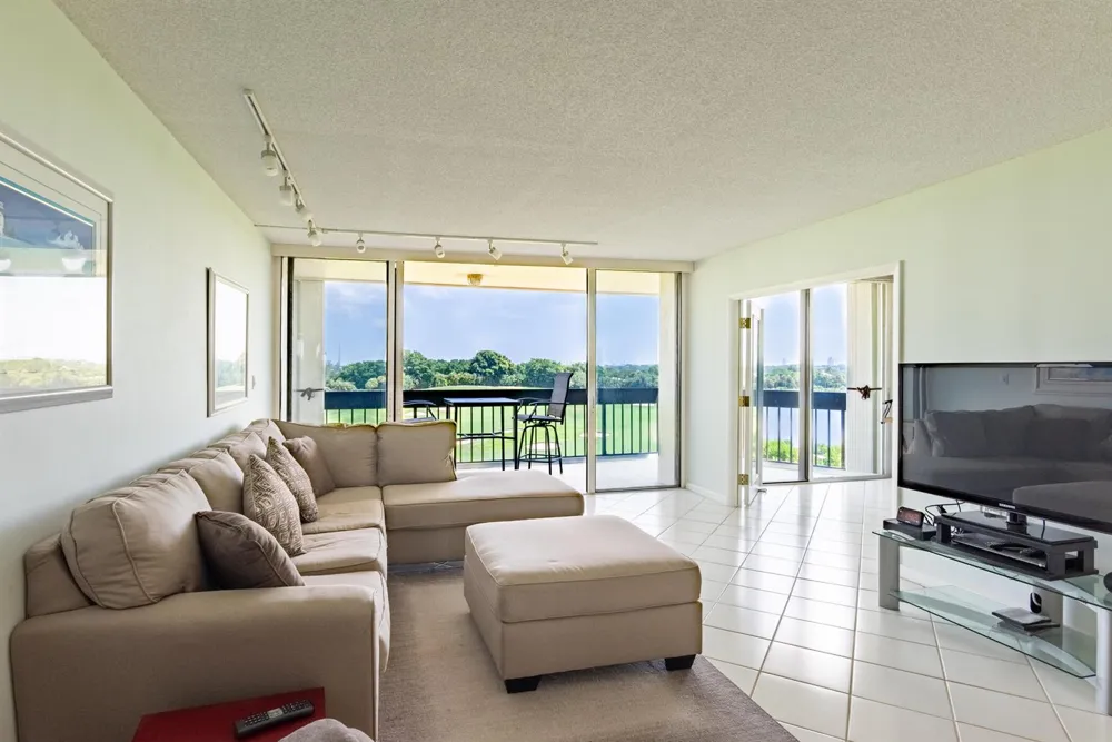 2000 PRESIDENTIAL WAY #603 West Palm Beach, FL 33401