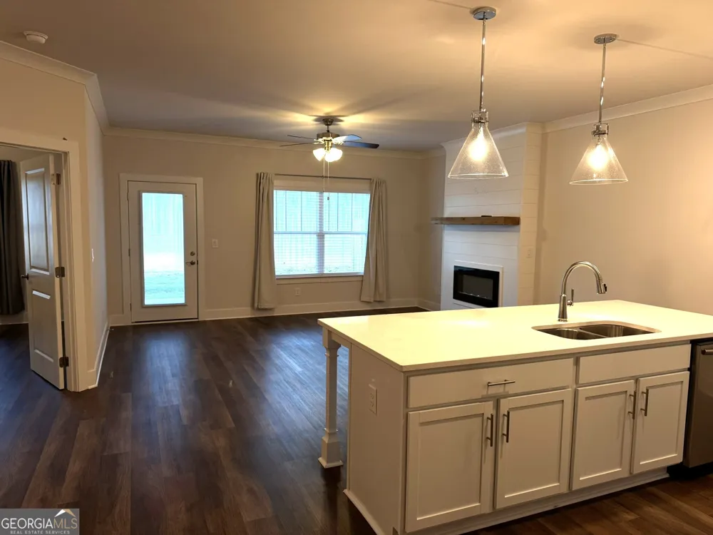 65 Village CT Cleveland, GA 30528