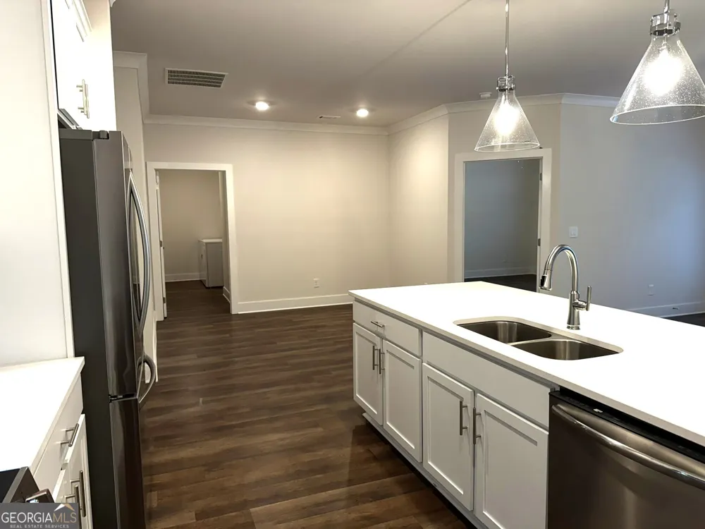 65 Village CT Cleveland, GA 30528