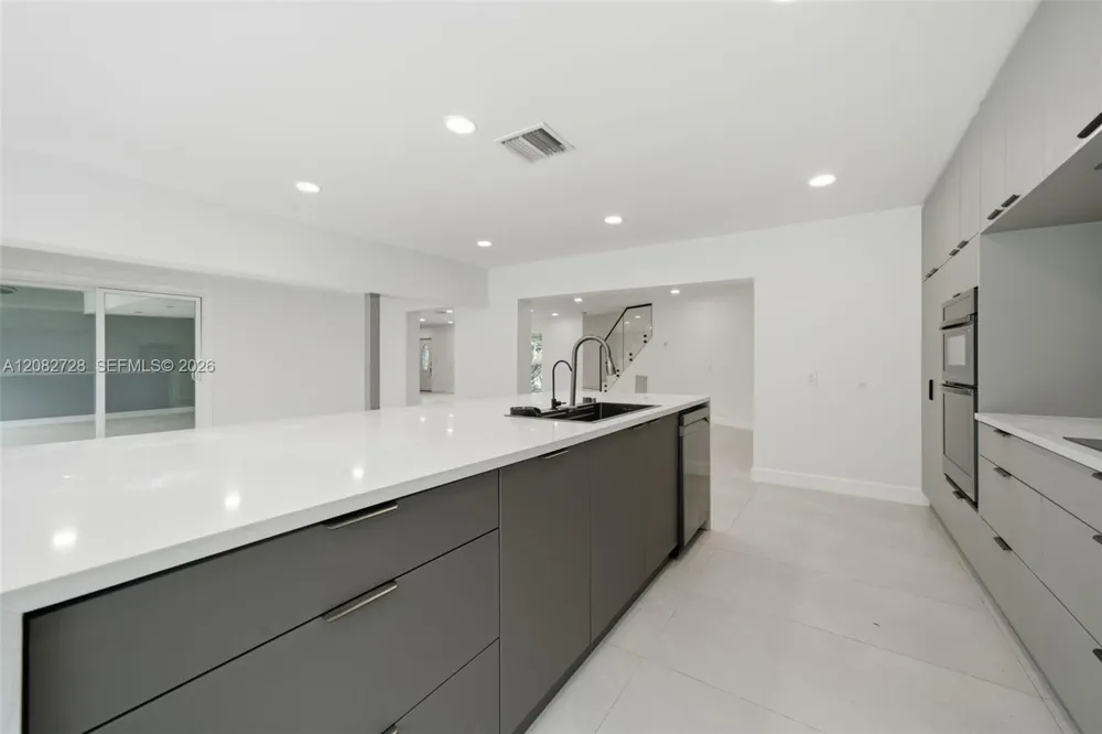 6700 E Tropical Way Plantation, FL 33317