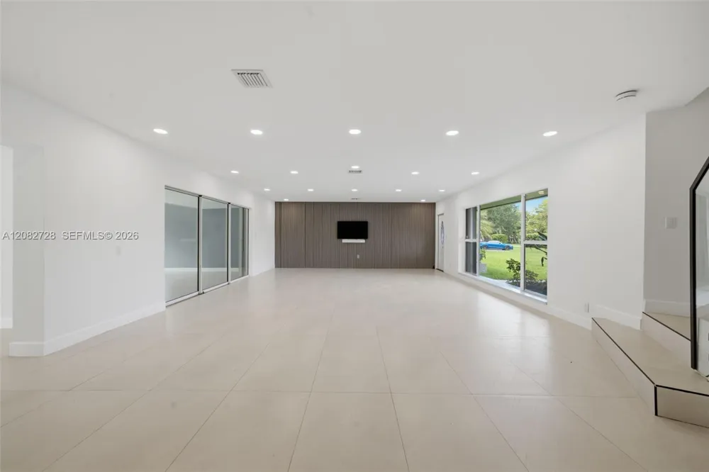 6700 E Tropical Way Plantation, FL 33317