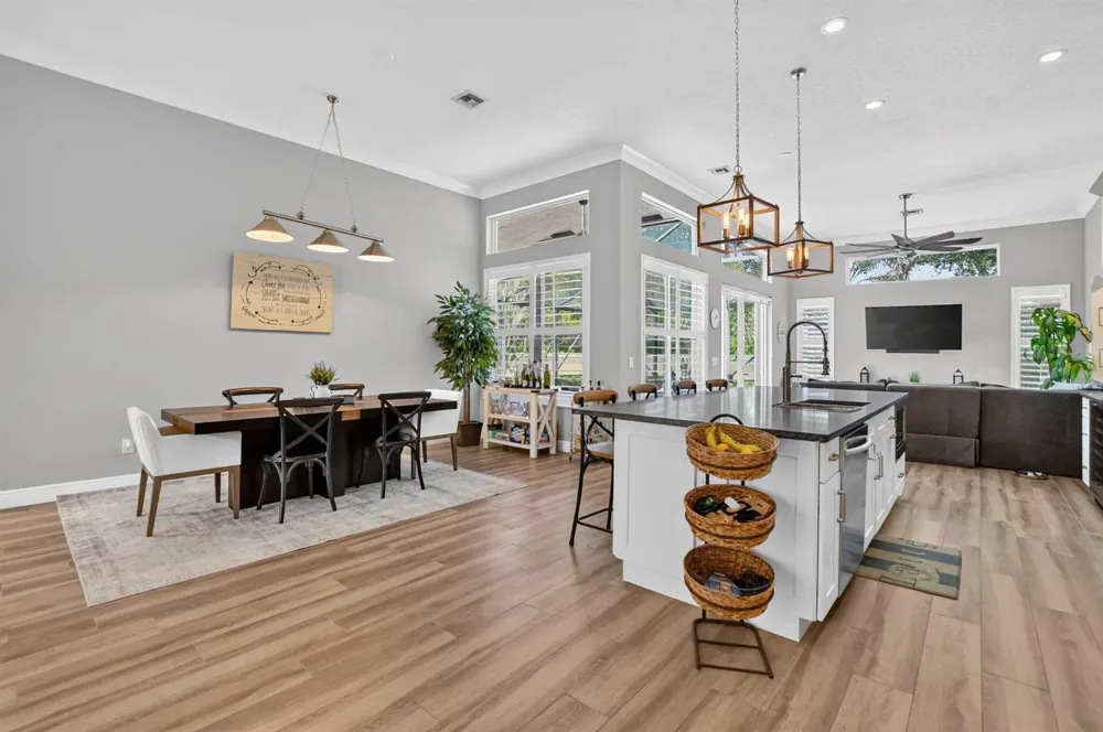 10 LAKE EDEN DRIVE Boynton Beach, FL 33435