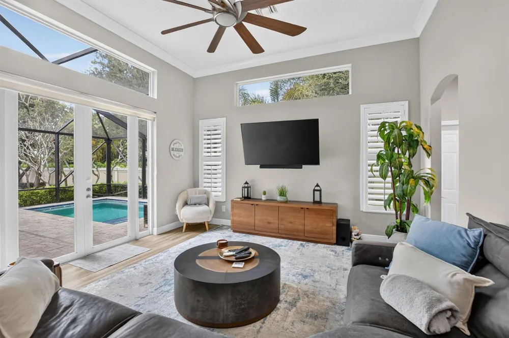 10 LAKE EDEN DRIVE Boynton Beach, FL 33435