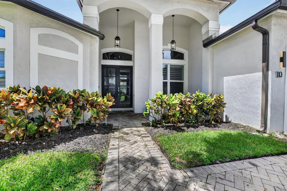 10 LAKE EDEN DRIVE Boynton Beach, FL 33435