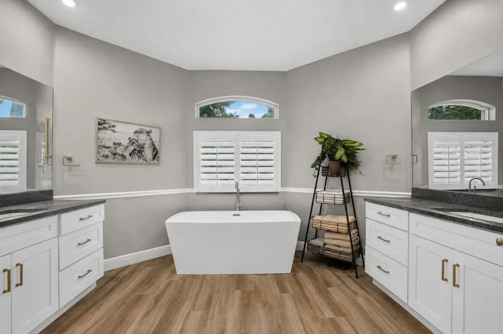 10 LAKE EDEN DRIVE Boynton Beach, FL 33435