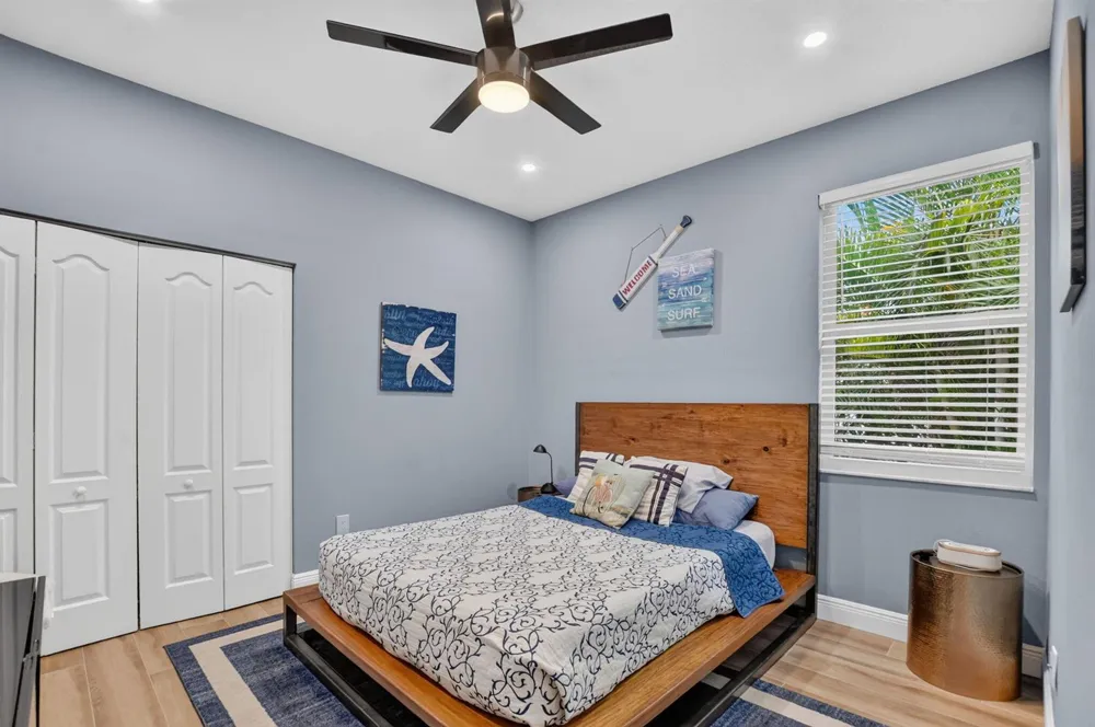 10 LAKE EDEN DRIVE Boynton Beach, FL 33435