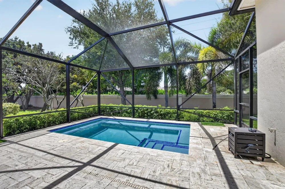 10 LAKE EDEN DRIVE Boynton Beach, FL 33435