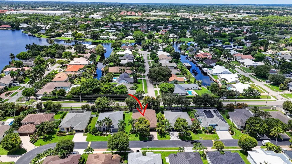 10 LAKE EDEN DRIVE Boynton Beach, FL 33435