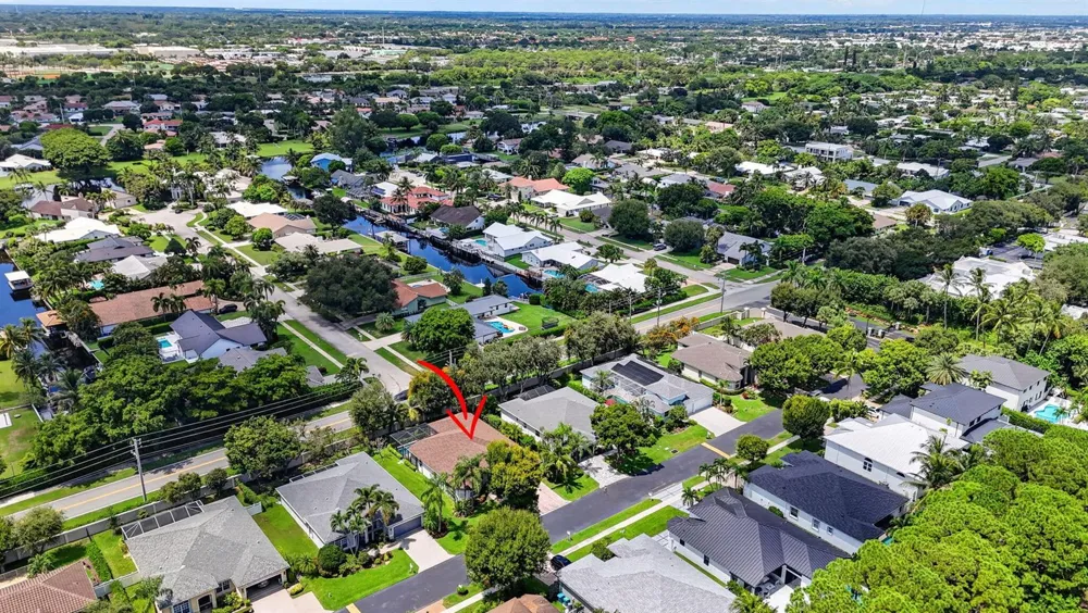 10 LAKE EDEN DRIVE Boynton Beach, FL 33435