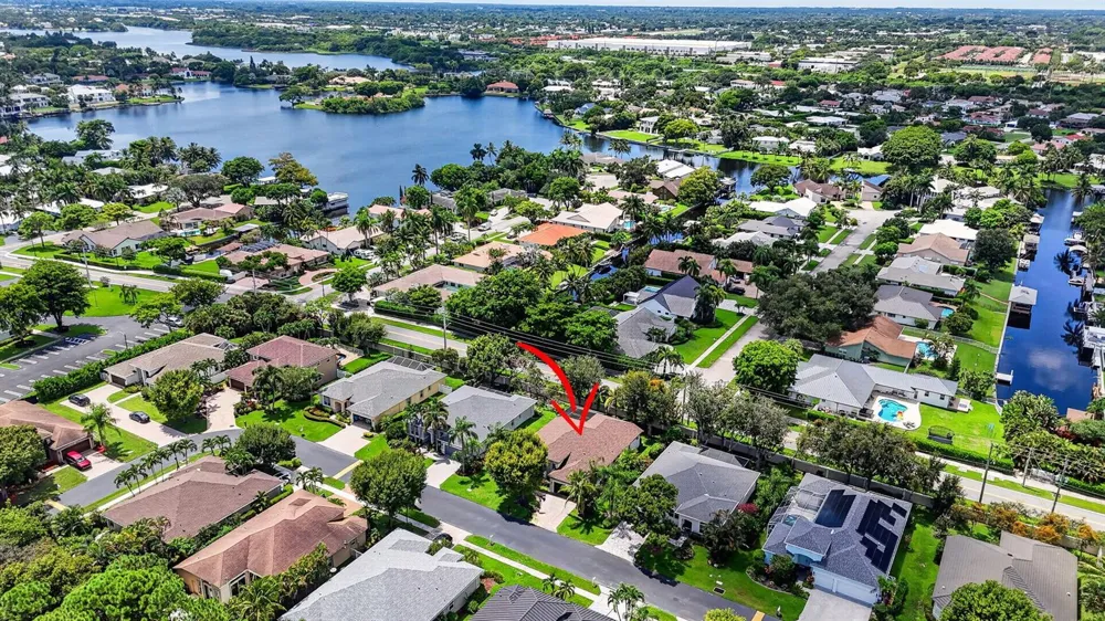 10 LAKE EDEN DRIVE Boynton Beach, FL 33435