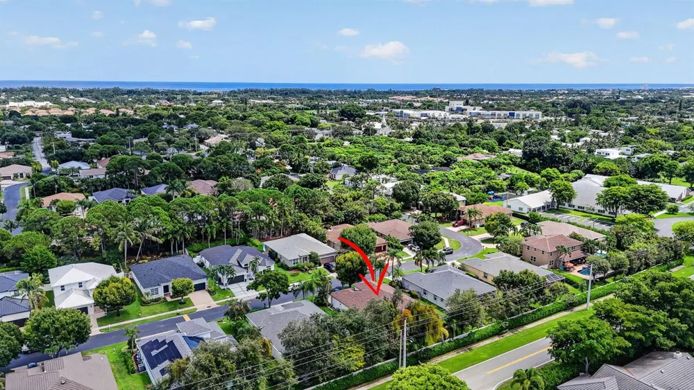 10 LAKE EDEN DRIVE Boynton Beach, FL 33435