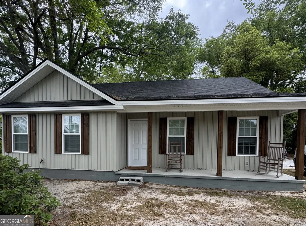 412 Morris ST Glennville, GA 30427