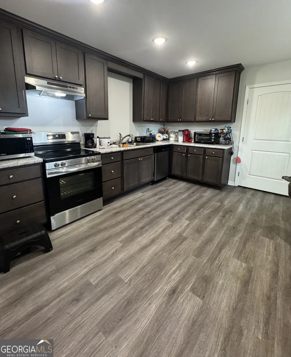 412 Morris ST Glennville, GA 30427