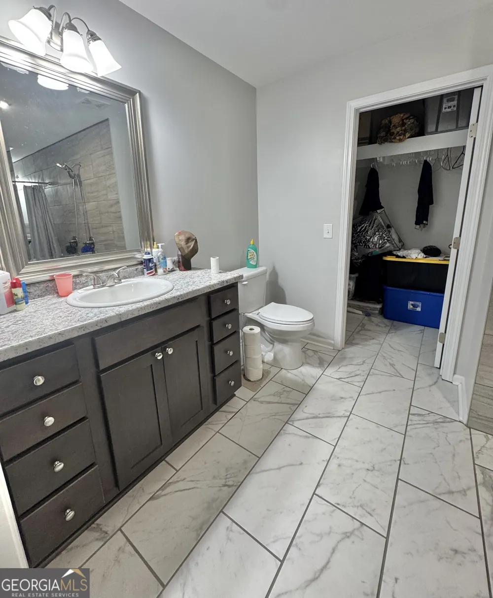 412 Morris ST Glennville, GA 30427