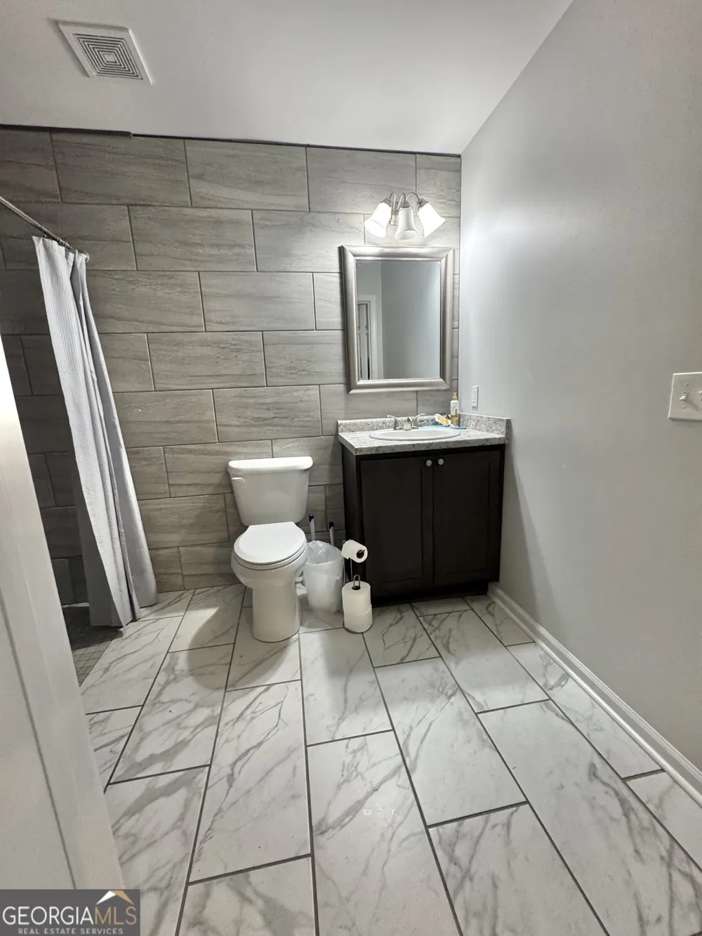 412 Morris ST Glennville, GA 30427