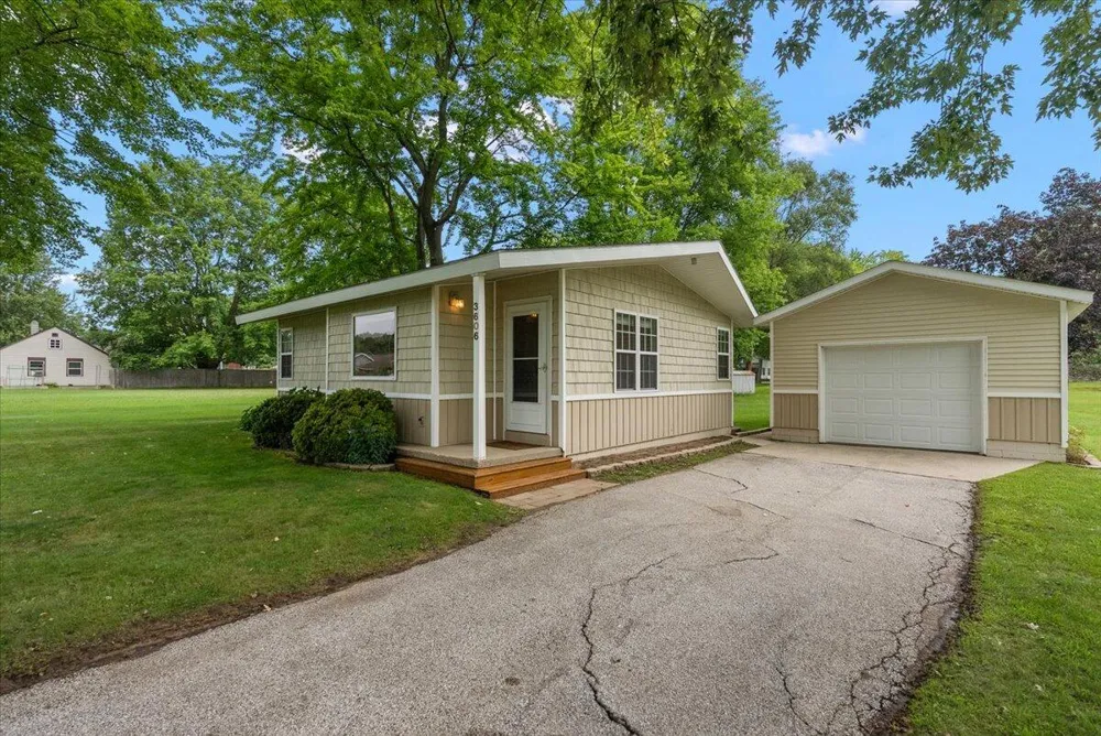 3606 Center Street Ravenna, MI 49451
