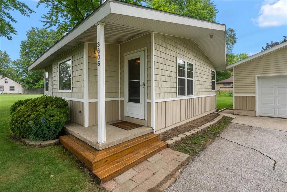 3606 Center Street Ravenna, MI 49451