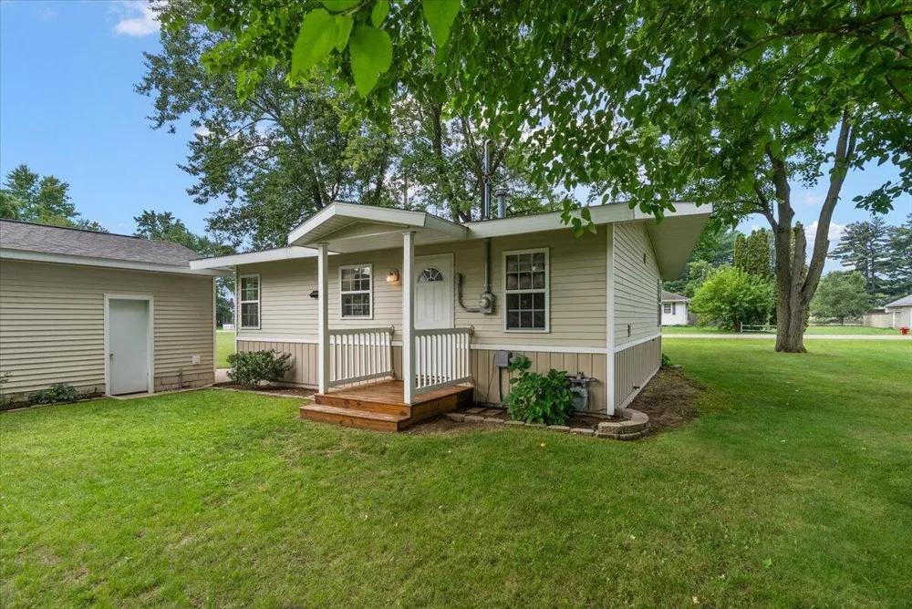 3606 Center Street Ravenna, MI 49451