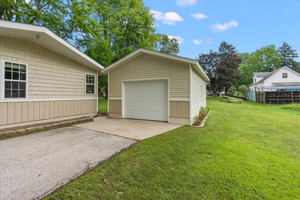 3606 Center Street Ravenna, MI 49451