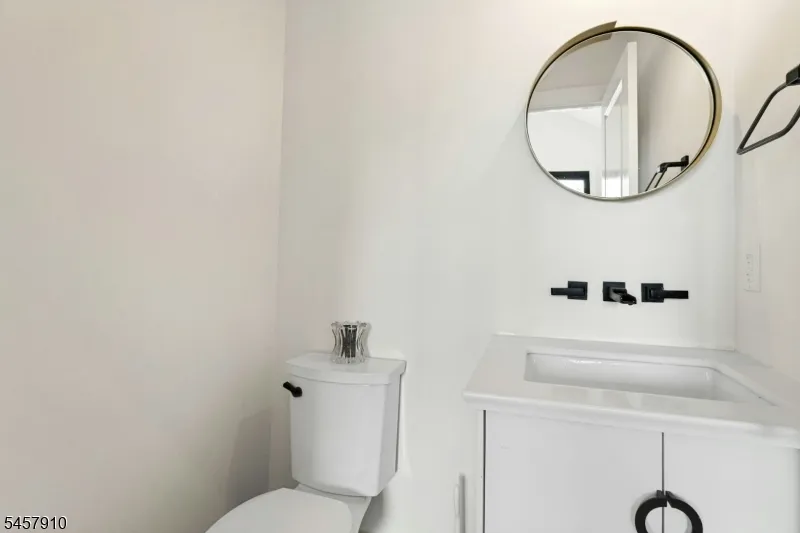 15 Starboard Ct Brick, NJ 08723