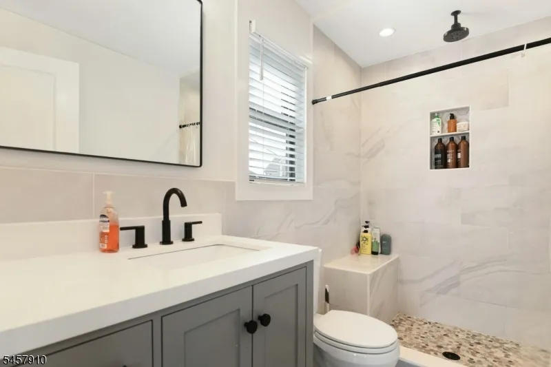 15 Starboard Ct Brick, NJ 08723