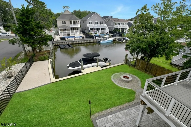 15 Starboard Ct Brick, NJ 08723