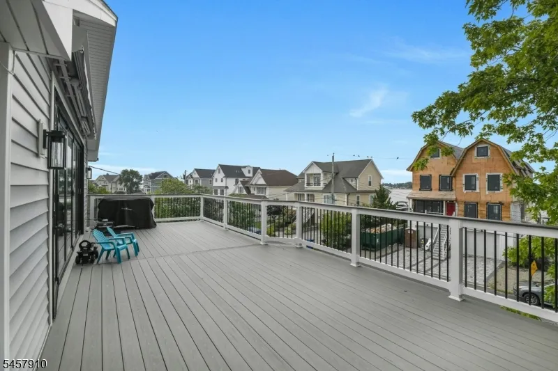 15 Starboard Ct Brick, NJ 08723