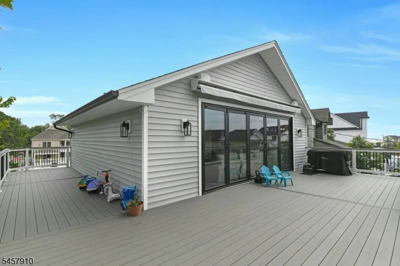 15 Starboard Ct Brick, NJ 08723